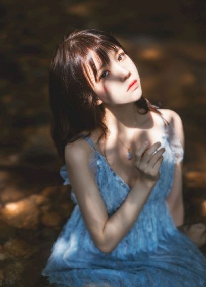 春潮烂漫满堂红
